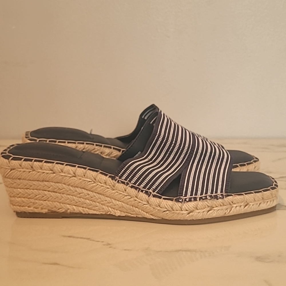 Me Too Cayman Navy Striped Wedge Slip-on Sandals Stretch Bands Wmns 9 Coastal - Picture 5 of 14
